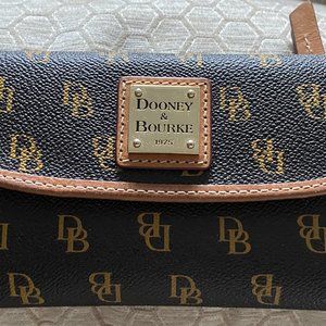 Dooney & Bourke Gretta Continental Clutch
